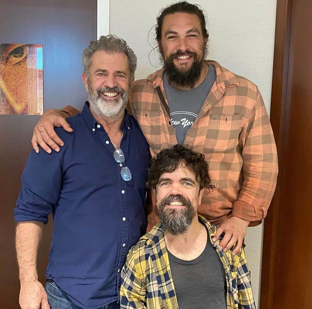 ピーター・ディンクレイジさんのインスタグラム写真 - (ピーター・ディンクレイジInstagram)「Jason Momoa & Peter Dinklage 😎」3月8日 2時01分 - peterdinklage