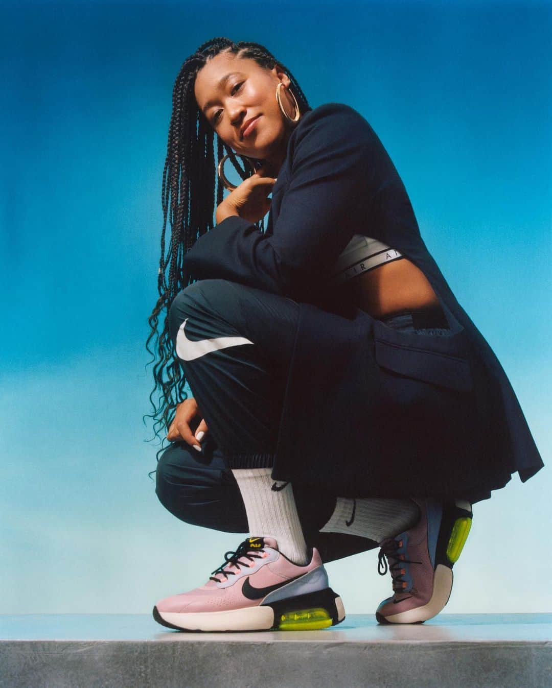 Nike Sportswearさんのインスタグラム写真 - (Nike SportswearInstagram)「Inspired by the women who move culture forward.⁣ ⁣ The Air Max Verona reintroduces the legacy of women’s Air Max with a modern silhouette that’s made for her—by her.⁣ ⁣ Tap the link in bio to shop. #airmax」3月8日 2時04分 - nikesportswear