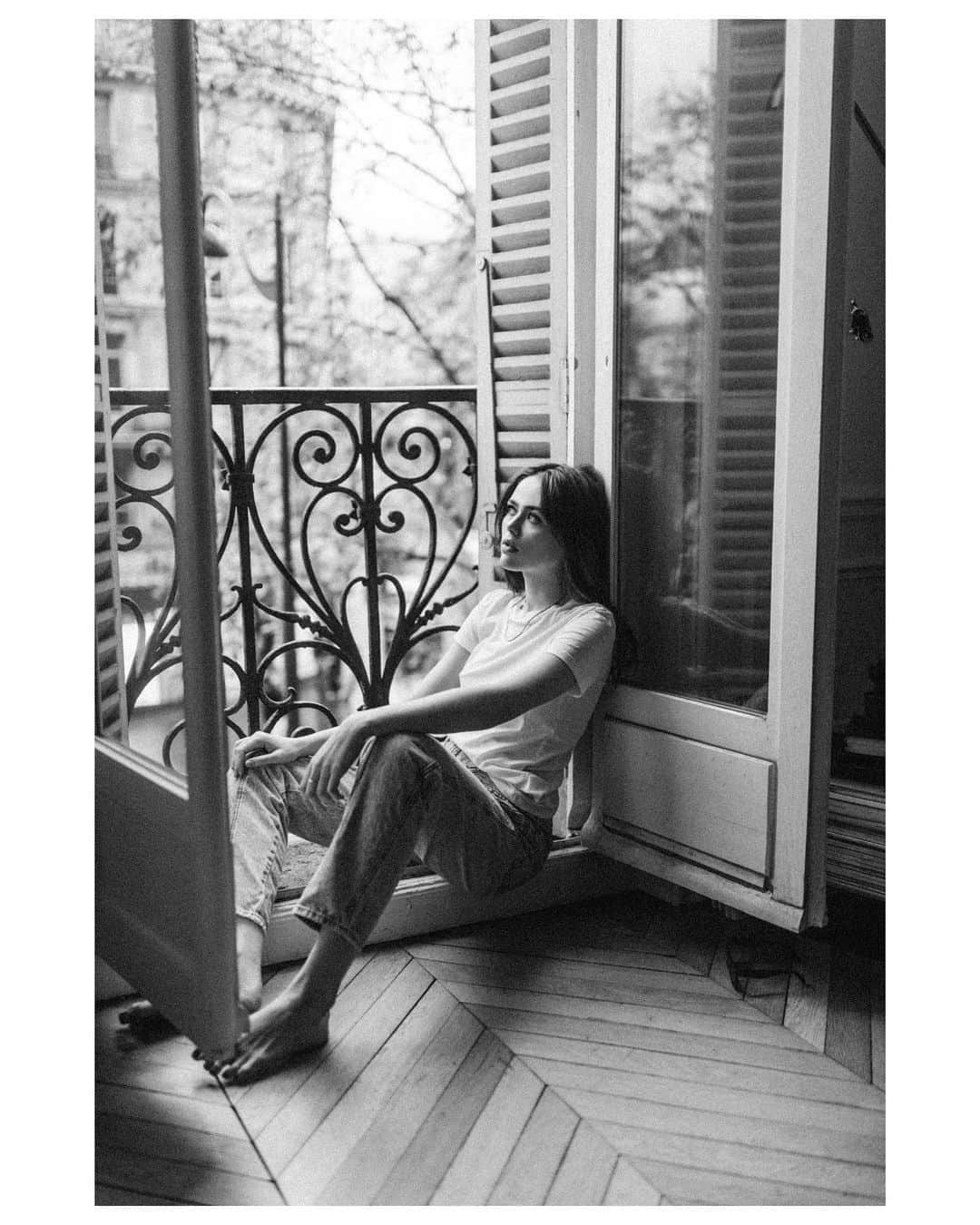 クリスティナ・バザンのインスタグラム：「It’s always a good time for silence」