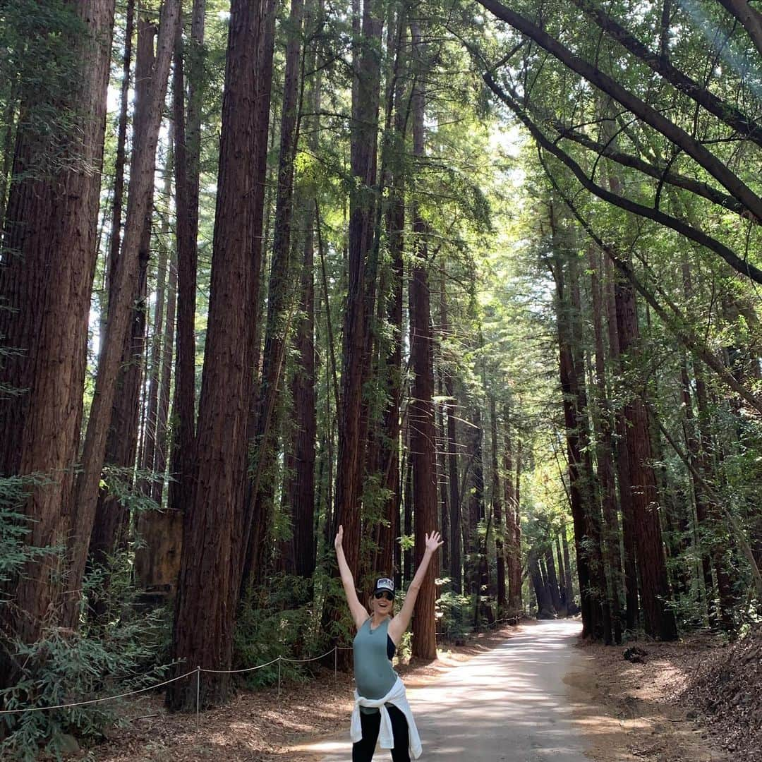 ステイシー・キーブラーさんのインスタグラム写真 - (ステイシー・キーブラーInstagram)「One of our favorite traditions is taking a “Babymoon” before each baby arrives.  In the past we’ve visited special energy vortexes such as Sedona and Kauai. Before baby #3 arrives, Big Sur was the perfect place to slow down, rejuvenate and connect with nature 🌿. #babymoon #postranchinn」3月8日 2時58分 - stacykeibler