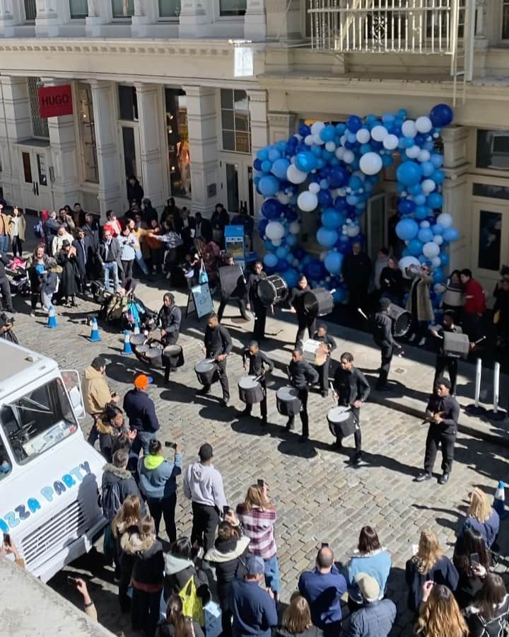 Warby Parkerのインスタグラム：「Our 10th birthday party is in full swing at 130 Greene Street in NYC! We'll be here 'til 6 p.m.—check our Story for the full rundown on all the treats we have in store for you! 🥳」