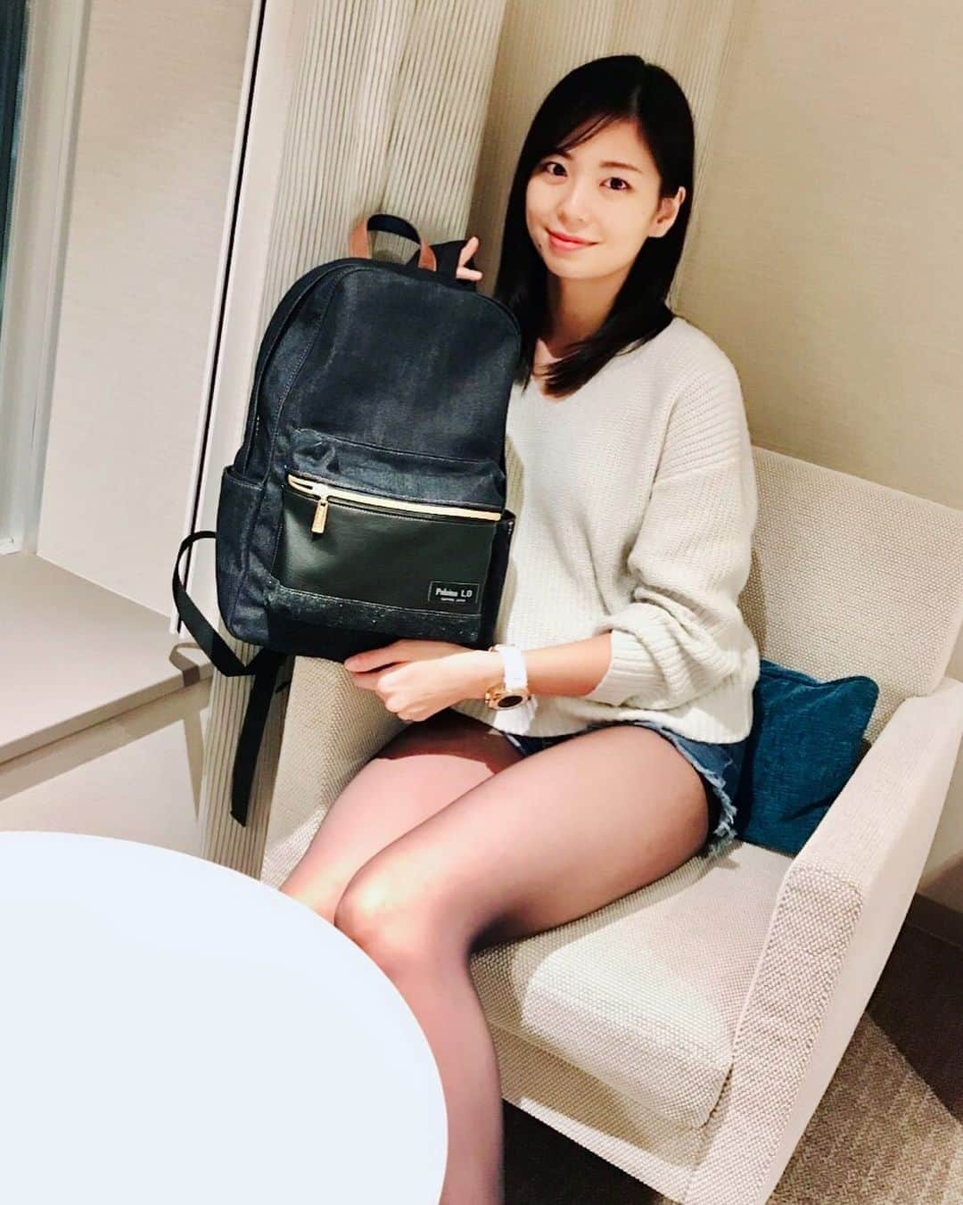 田渕亜季さんのインスタグラム写真 - (田渕亜季Instagram)「、 私のリュックサック インスタフォロワー1万人超え記念には 秘蔵セクシーショトを公開します♪ Japanese darts player Aki Tabuchi 🎯 . . .  #axf #ダーツ #darts #田渕亜季  #ユニフォーム女子 #プロダーツ  #AkiTabuchi #targetdarts #teamtarget #ダーツプロ　 #岡山デニム」3月8日 4時18分 - akitabuchi.official