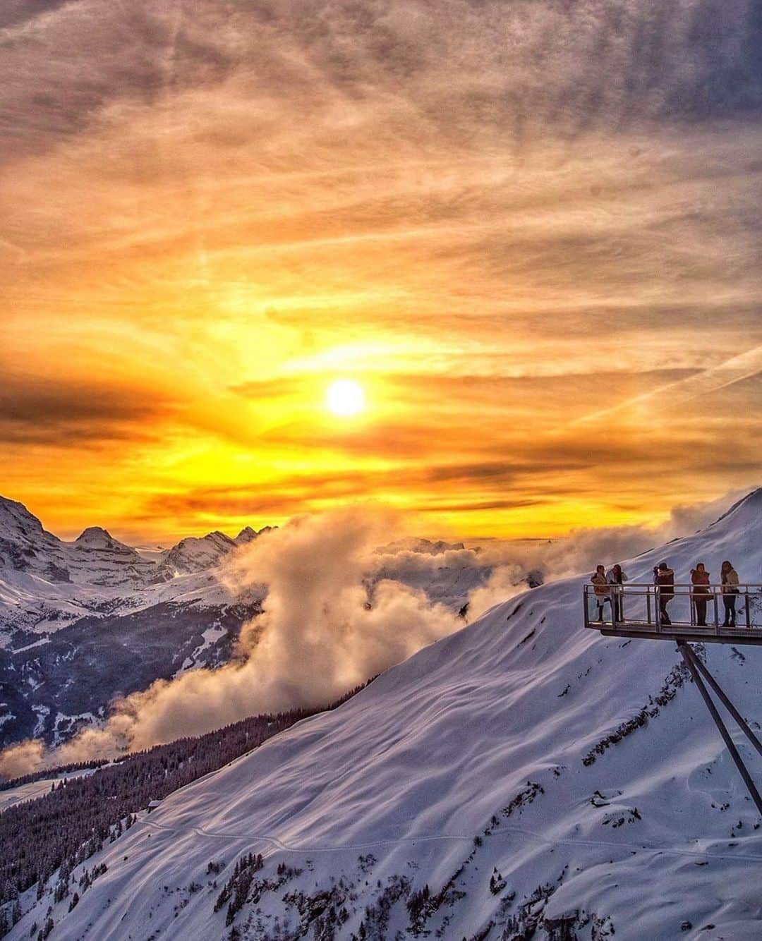 Wonderful Placesさんのインスタグラム写真 - (Wonderful PlacesInstagram)「Switzerland ✨😍😍😍✨ @grindelwald_eiger  @myswitzerland .  Pictures by @cbezerraphotos #inlovewithswitzerland  #grindelwald」3月8日 4時31分 - wonderful_places