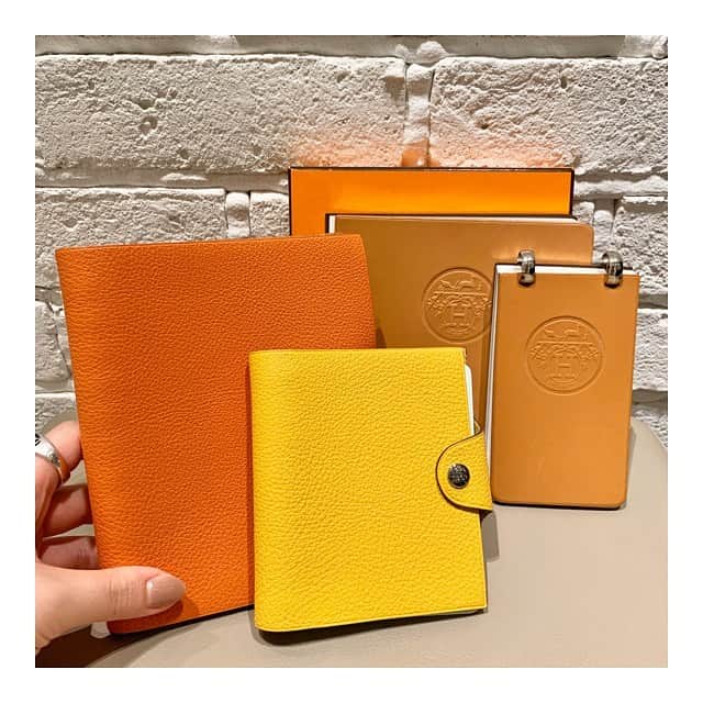 HIROBさんのインスタグラム写真 - (HIROBInstagram)「-Hirob 丸の内店-﻿ ﻿ Vintage Hermes Goods﻿ ポーチ、手帳カバーが﻿ 沢山入荷いました。﻿ ﻿ HERMESならではの鮮やかなお色味。﻿ 気分をあげてくれるアイテムばかりです。﻿ ﻿ Bolide Pouch﻿ ¥20.000〜¥24.000+tax﻿ ﻿ Agenda、Ulysse﻿ ¥16.000〜¥28.000+tax﻿ ﻿ お問い合わせは以下までお願い致します﻿ HIROB丸の内店﻿ 03-5224-8666﻿ ﻿ #hirob﻿ #hirobmarunouchi﻿ #baycrews﻿ #hermes﻿ #vintagehermes﻿ #Bolide﻿ #Agenda﻿ #Ulysse﻿ ﻿ #ヒロブ﻿ #ヒロブ丸の内﻿ #ベイクルーズ﻿ #エルメス﻿ #ヴィンテージエルメス﻿ #ボリードポーチ﻿ #手帳カバー﻿ #自分へのご褒美﻿」3月8日 17時55分 - hirob.jp