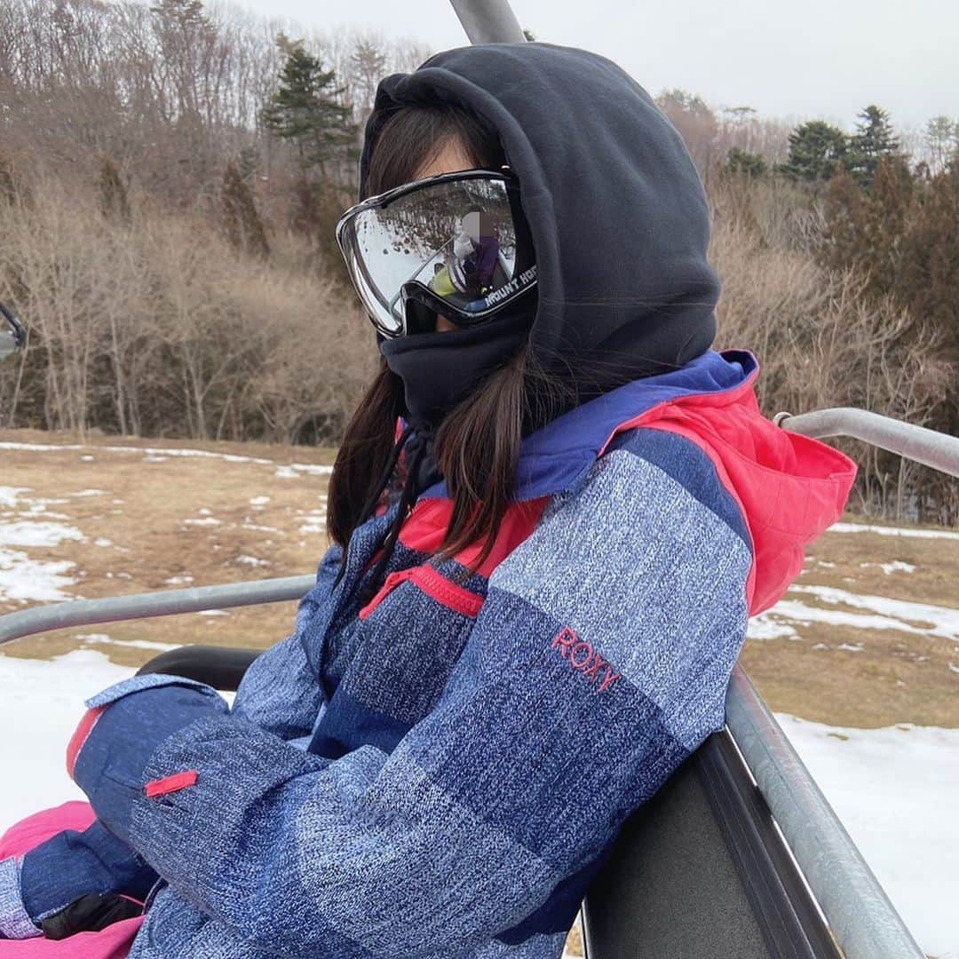 小林莉奈さんのインスタグラム写真 - (小林莉奈Instagram)「スノボ🏂﻿ ﻿ もはや誰かわからない（笑）﻿ ﻿ 弟のゴーグル借りた✌🏻﻿ ﻿ #スノーボード #スノボ #スノボ女子」3月8日 18時03分 - rina_yoruami