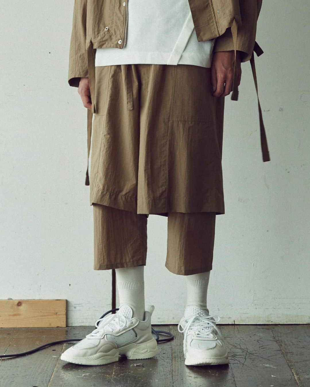 ウィザードのインスタグラム：「2020 Spring/Summer Collection “New Dawn Fades”  LAYERED PANTS  In Stock.  Offical Web Store https://wizzard.stores.jp/  #wizzard_fac #wizzard #fashion #tokyofashion #streetfashion #fashionphoto #streetwearbrand #streetwearaddicted #20ss #designersbrand #domesticbrand #tokyofashionweek #2020ss」