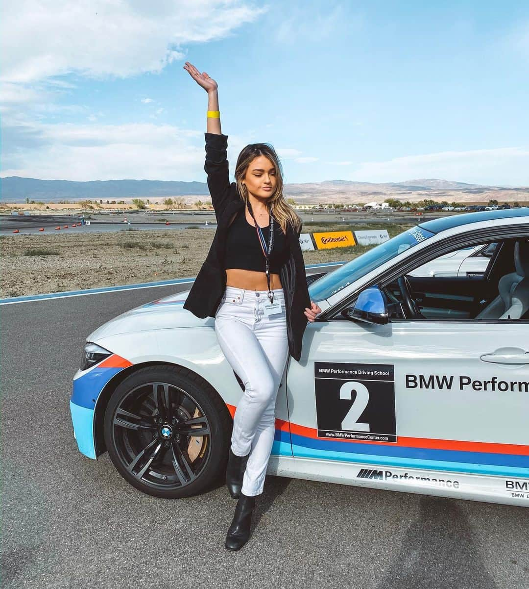 ヴェール・ゲンタさんのインスタグラム写真 - (ヴェール・ゲンタInstagram)「Had a pretty epic day today with @bmwusa 👏🏼 #eachforequal #BMWUSA #IWD2020 #BMWPerformanceCenter #ad」3月8日 10時13分 - valegenta