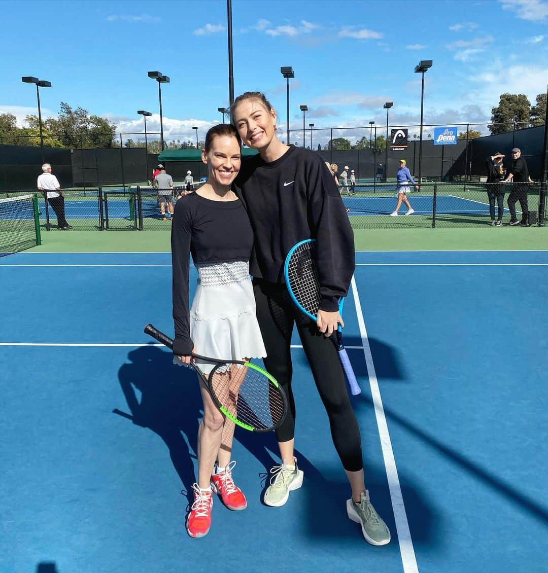 マリア・シャラポワさんのインスタグラム写真 - (マリア・シャラポワInstagram)「Thank you for having me @therivieracountryclub for a really fun afternoon. Reunited with this beautiful woman. @hilaryswank ✨✨」3月8日 10時07分 - mariasharapova