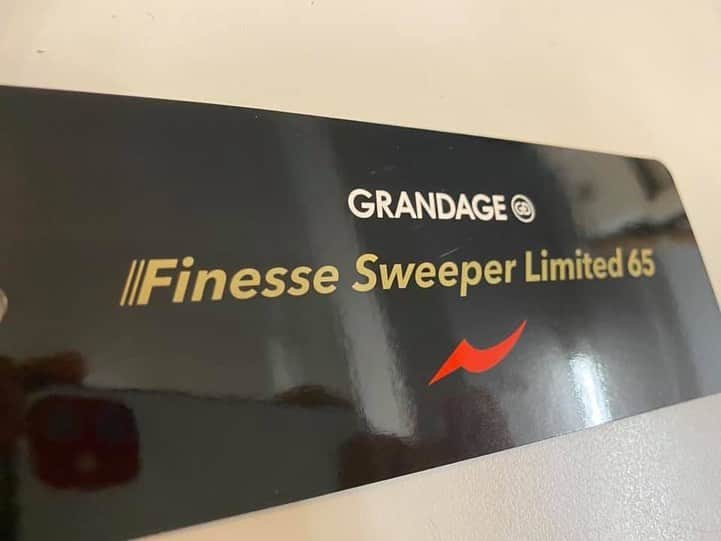 金丸竜児さんのインスタグラム写真 - (金丸竜児Instagram)「僕が監修したGRANDAGE EXTRA Finesse Sweeper Limited65 がいよいよ出荷開始となりました(^^) 元々のコンセプトが、軽量な1gアンダーのマイクロメタルをキャストする事ができ、不意な大型が掛かってもしっかりと対応できるロッドを目指した為、ティップはめちゃくちゃ柔らかく、ベリー以下は十分なパワーを備えたロッドに仕上がっています(^^)v  もちろん、ジグ単も使用出来ますし、アジングやメバリングも快適に使用できます‼︎ 店頭で見かけたら是非CHECKされてみて下さい(^^) 宜しくお願いします！  #GRANDAGE_EXTRA_Finesse_Sweeper _Limited65 #APIA #アピア　#マイクロメタル専用ロッド　#マイクロメタル　#アジング　#メバリング　#金丸竜児」3月8日 10時21分 - kanamaru_ryuji