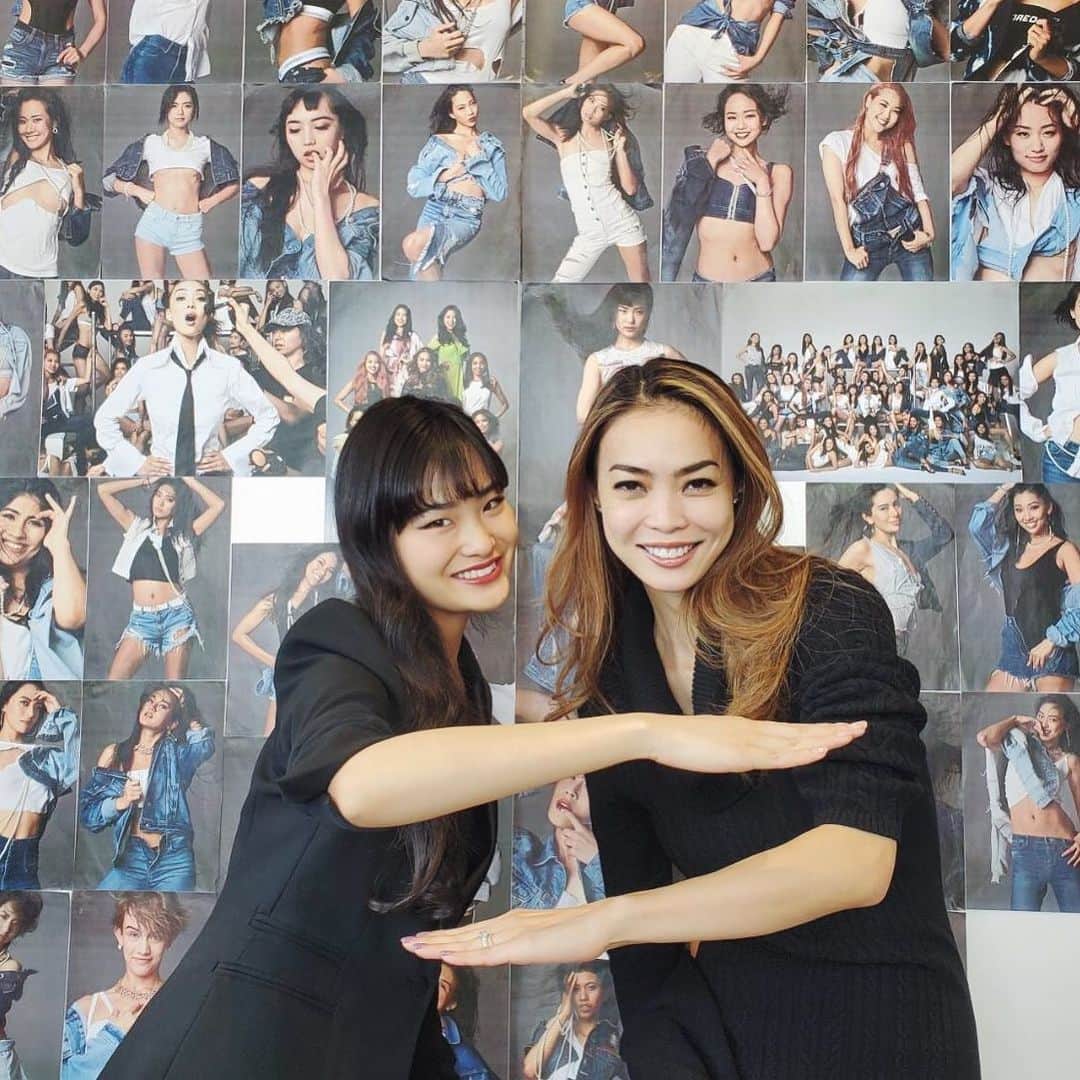 Ako Kamoのインスタグラム：「Happy International Women’s Day 💜 #国際女性デー .  Celebrate women's achievement. Raise awareness against bias. Take action for equality ！ . 女性として生を受け、こうして素敵な仲間に出会えたこと。 色んなアクションの積み重ねで今がある。 . 私たちがこうして過ごせるのもたくさんの人が平等を求めて声を上げてきたからこそ.... 日本にはまだまだより良くしていけることが沢山あります。偏見や差別を無くしていくにはまずは一人ひとりの意識、当たり前を疑ってみることから。 そして違いから生まれる欠点、ではなく 違うからこそ生まれる良さにもっと目を向けて、 みんなの力を合わせてより良い世界を築いていきたいですね✨ . we will continue to use our voice to create an equal world .  She believed she could, so she did. . そして..... すべての人にとって対等な世界を目指して、まずは身近なところから力を合わせて、一歩一歩大切に😌 . #IWD2020 #EachforEqual .  2019 Miss Universe®Japan Pageant AKO KAMO @__ako_kamo__ . #missuniverse #missuniverse2019 #missuniversejapan #missuniversejapan2019 #ミスユニバース #ミスユニバースジャパン #ミスユニバース2019 #ミスユニバースジャパン2019 #ナショナルディレクター #nationaldirector #美馬寛子 #加茂あこ #AKOKAMO @missuniverse @hirokomima」