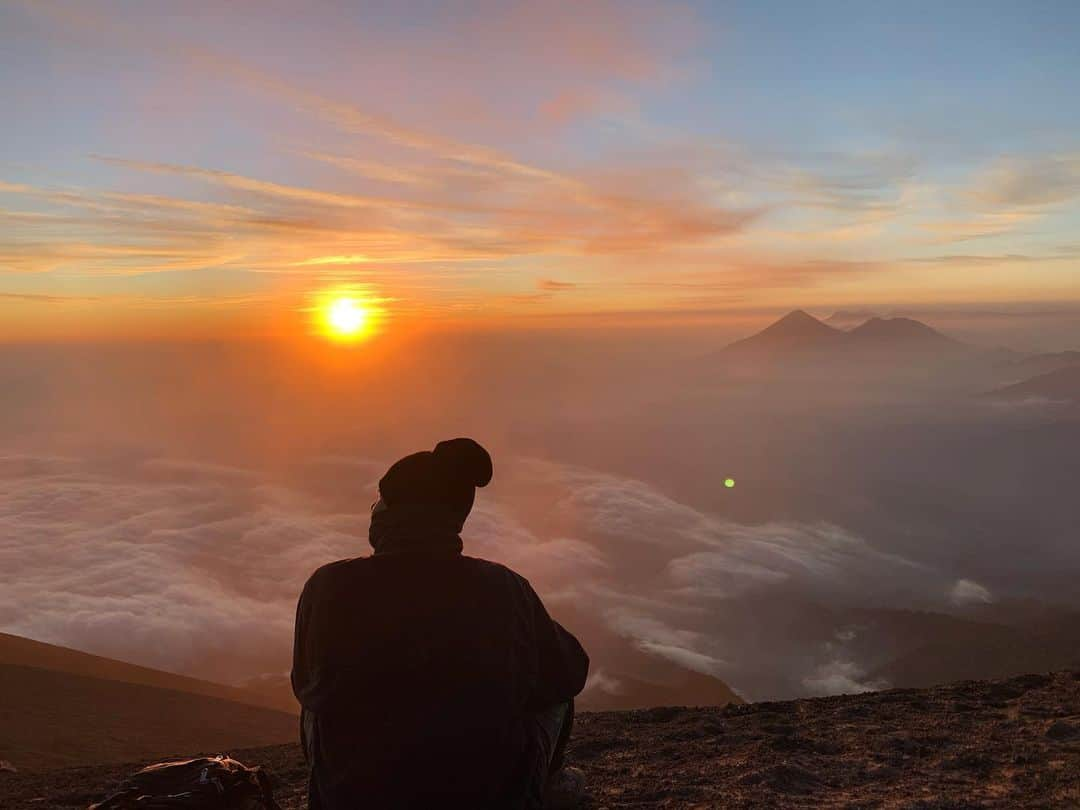 ステファノ・カルーゾのインスタグラム：「I travel because I need to. Because my wild, adventurous spirit can’t live always according to the “norm”. I travel to regroup, to reinvent myself, to be the best me I can be, to find joy in the ordinary and peace in exploring. I travel to be 🇳🇮🔮🦋 #nicaragua #passportready #travellerlife #borntotravel #wonderfulplaces #doyoutravel #bestplace #travelforever #seetheworld #paradisefound #backpacking #vacation2020 #wanderlust #ciaobelli」