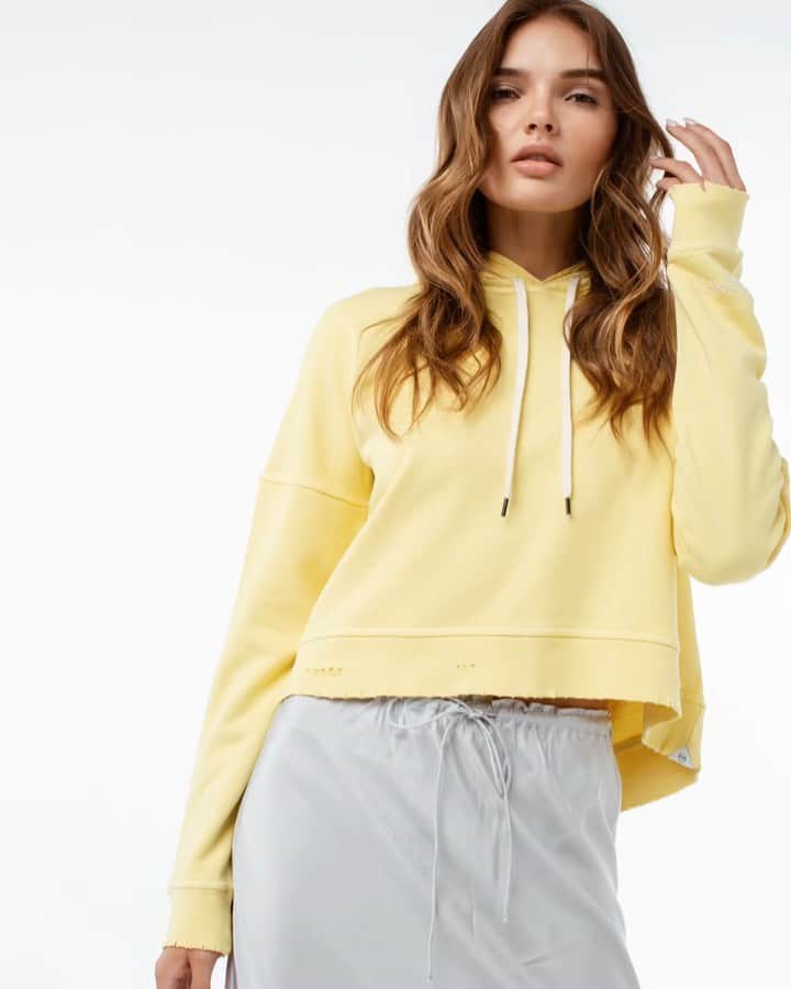 ジプシー05のインスタグラム：「Now available 💛 Everything French Terry in LEMON! This perfectly sunny shade comes in our signature hoodie, comfy harem pants, and favorite roll up sweat shorts | www.therecommence.com #futurefriendly #therecommence」
