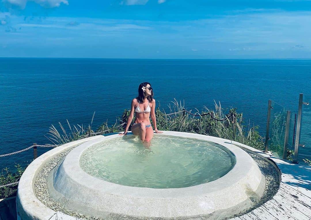 藤井アルダのインスタグラム：「B E A C H  D A Y S 🌴# Bali」