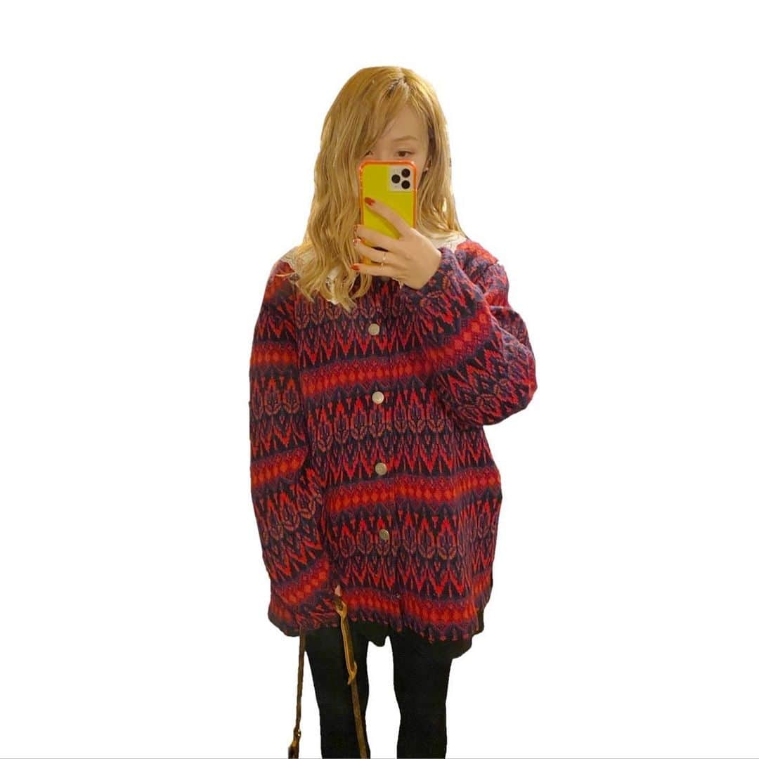Ami さんのインスタグラム写真 - (Ami Instagram)「最近買ったお気に入りの古着でお出かけ🍓 今までは”MADE IN USA”ばっかだったけど、初めての北欧の古着。 これはスウェーデン製🇸🇪 北欧古着、ハマりそうです♡」3月8日 11時26分 - ami_dream05