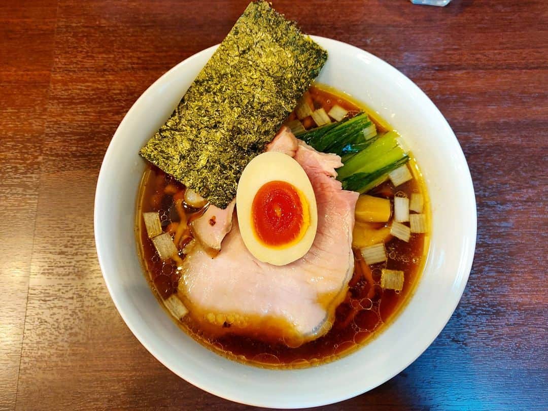 つけMen野郎さんのインスタグラム写真 - (つけMen野郎Instagram)「醤油らーめん とものもと 東中山から東海神へ。自家製麺へと変わり、より自身のらーめんへと近づき、より自信が感じられる一杯へ。まだまだ忙しない日々の中で、新たな環境での慣れを模索されているのとだろうと想像。これからもっともっと自身の理想に近づけて、飛躍していって欲しい。東海神で初めて食べるらーめんはおいしかった。」3月8日 12時14分 - bokurarri