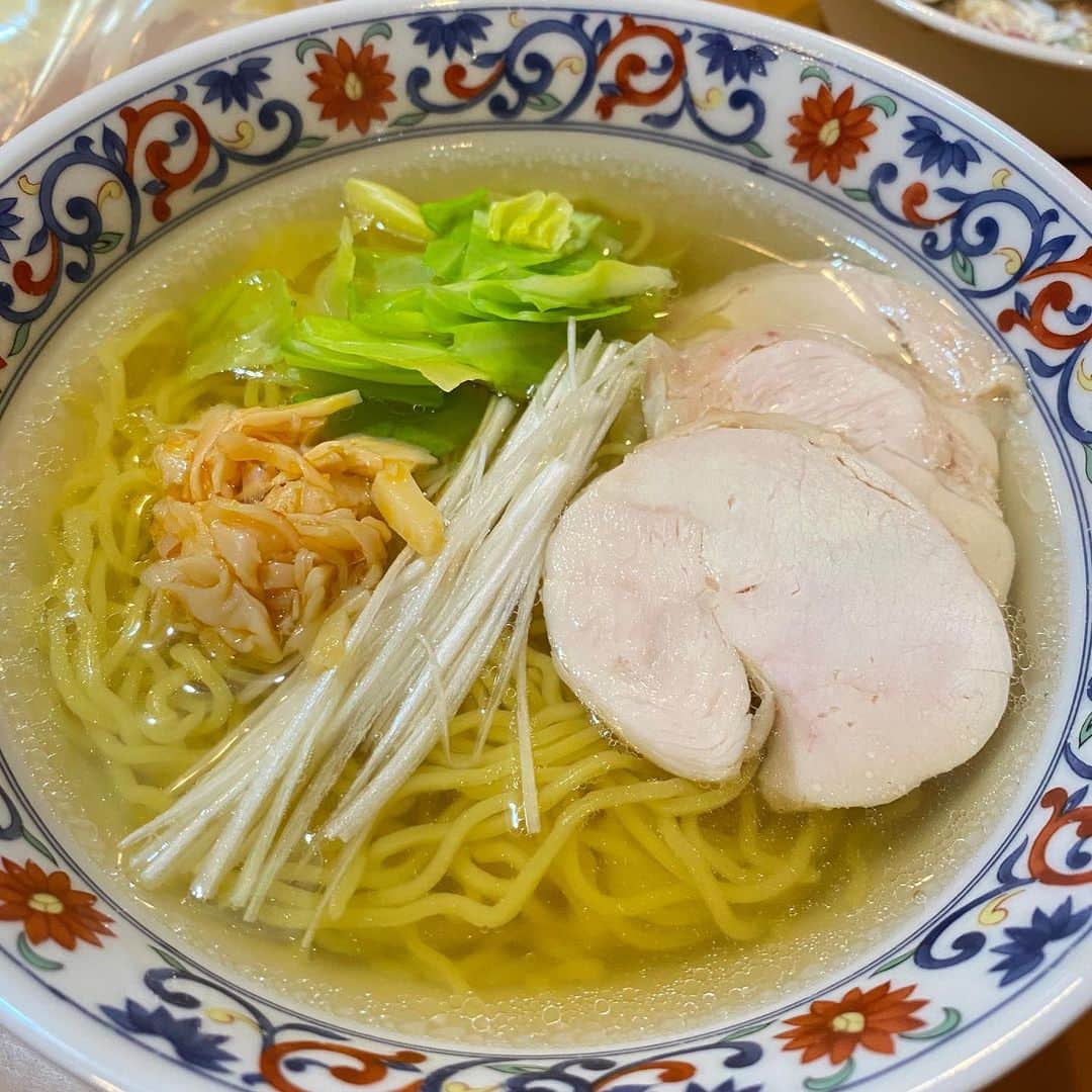 野間美由紀のインスタグラム：「鶏ハム入り塩ラーメン。」