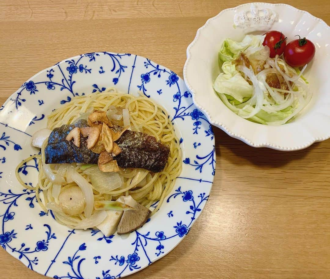 桜井未来さんのインスタグラム写真 - (桜井未来Instagram)「息子君が釣ったニジマスは、パスタに変身して貰い、美味しく頂きました😋🙏💓 ・ ・ 釣ったニジマスは全てお買取、生ではお持ち帰り不可で、塩焼きにしてお渡し。の為、夕方に釣り、夕飯前だったので、食べずにお持ち帰りしました。 秋刀魚のコンフィみたいな感じで、美味しかったです😊🍝✨ ・ ・ ・ #女の子ママ #ママ #baby #ママ友募集 #赤ちゃんのいる生活 #ママサークル #ママイベント #ママ会 #都内ママ #ベビスタグラム #mamagirl #ベビフル #コドモダカラ #コドモノ #ママリ #親バカ部 #新米ママ東京部 #ベビモ #みきてぃー食堂 #料理 #手作り料理 #お家ご飯 #釣り #釣り好き #釣り女子 #釣り男子」3月8日 13時05分 - miki.sakurai0214