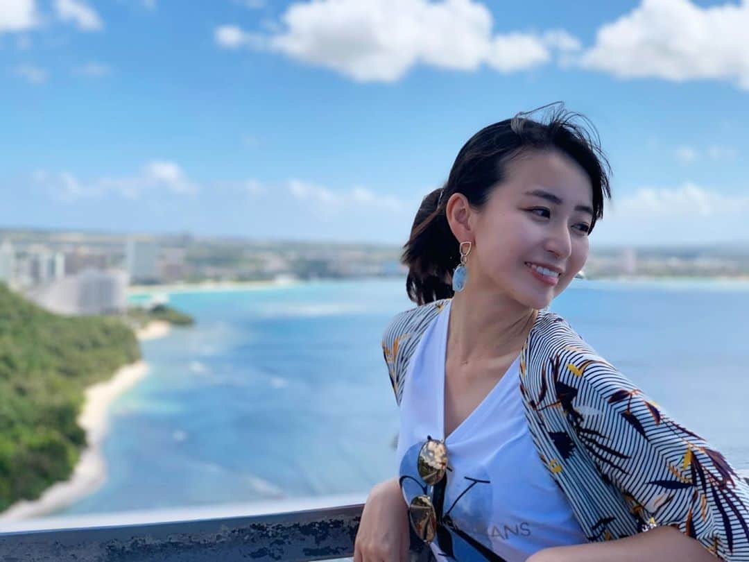 岩間恵のインスタグラム：「早く暖かくならないかなぁ〜と暖かい場所で撮った写真を見返しながら思う。。 。新型コロナウイルスの影響すごいですね。  ネットの情報が確かであるのか、自分の判断が他の人にどのような影響を与えるのか、考えて行動する力を持たなければならないなぁと実感。  免疫力アップのために、よく寝て、熱いお風呂に入って体温上げて、栄養もりもり摂ってます(o^^o)」