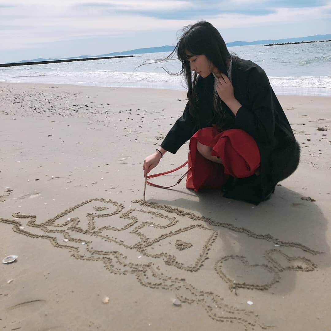 牧内莉亜さんのインスタグラム写真 - (牧内莉亜Instagram)「. 海〜〜〜！！！！ #かわいいカフェに行ってきたの #また投稿するね」3月8日 13時46分 - ria_makiuchi_official