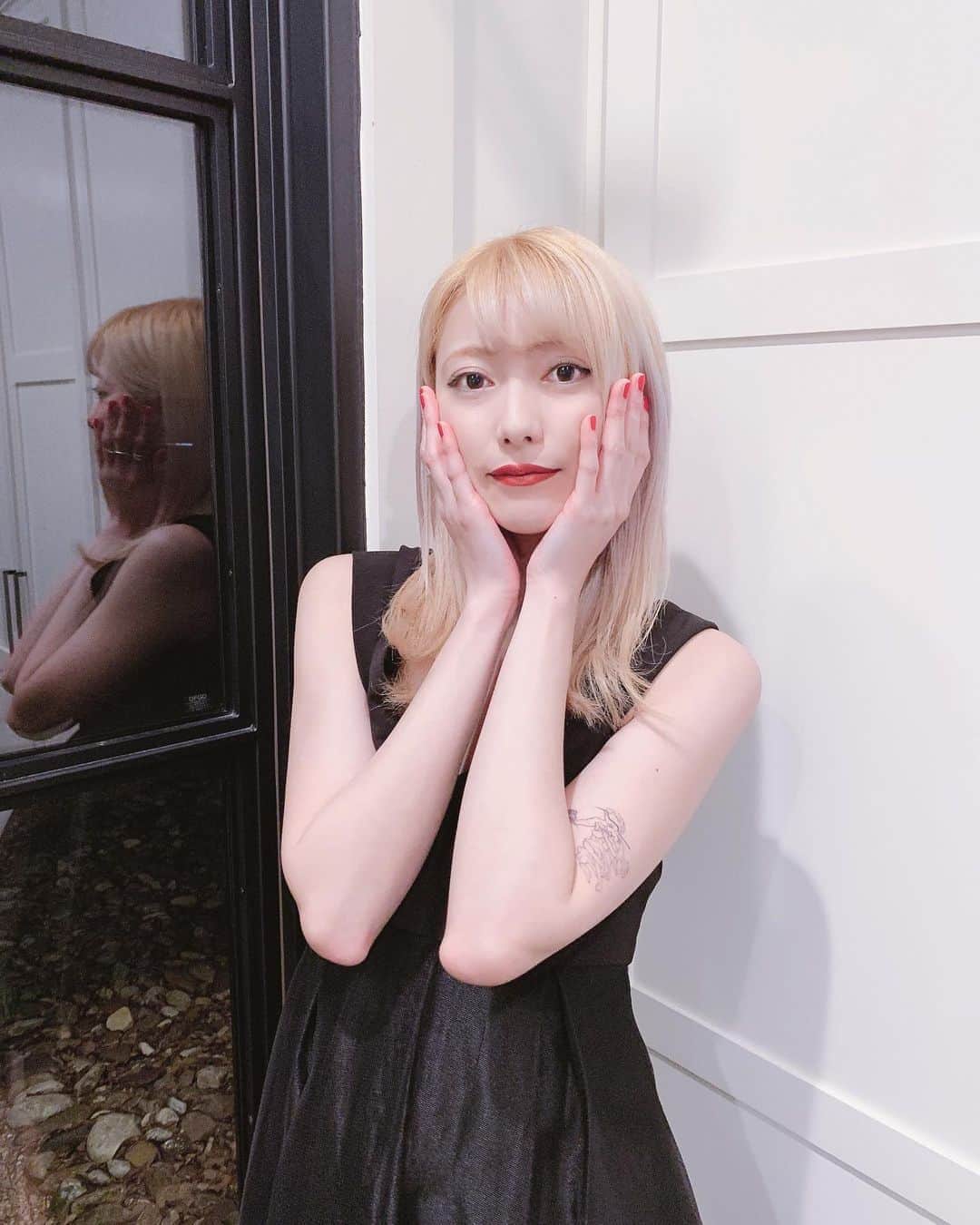 SHIZUKAのインスタグラム：「😐 Good night y’all」