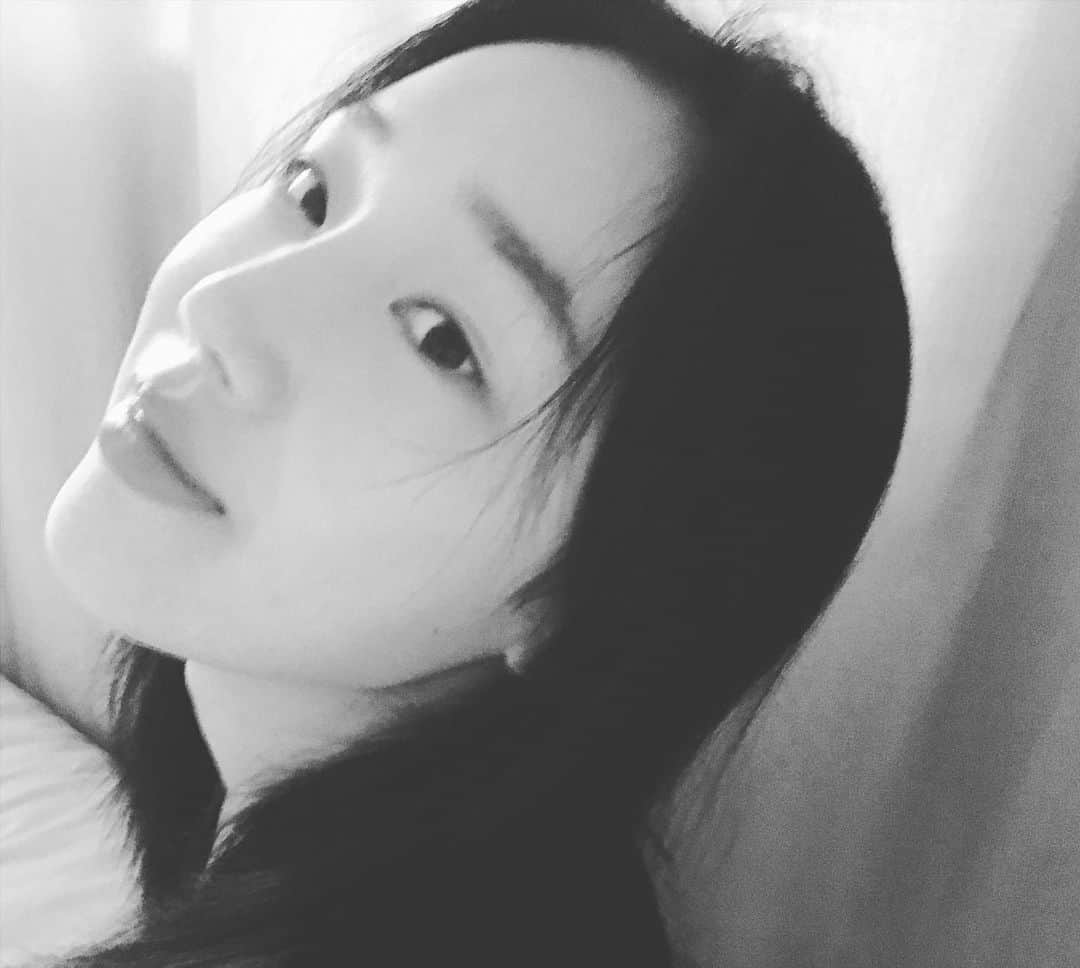 チョン・ヨンジュのインスタグラム：「🖤」