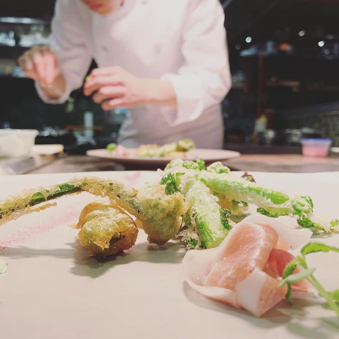 のインスタグラム：「. 春野菜のフリット . #カノビアーノ福岡 #リストランテカノビアーノ福岡 #レストラン #restaurant #福岡レストラン #福岡グルメ #グルメ #福岡 #天神レストラン #天神 #大名 #天神ディナー #ランチ #lunch #自然派イタリアン #記念日 #プレゼント #誕生日 #食べ物好きな人と繋がりたい #特別#福岡イタリアン#春#spring#福岡ウエディング#春野菜」