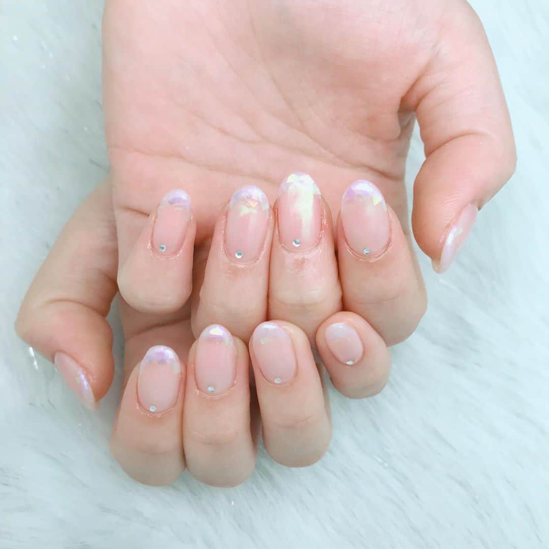 のインスタグラム：「💖オーロラフレンチ💖  #ネイル　#フレンチネイル　#オーロラネイル　#ネイルスタジオマルア池袋店」