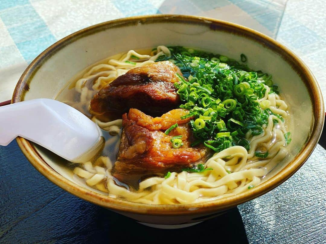 岡英里さんのインスタグラム写真 - (岡英里Instagram)「よく沖縄料理食べたくなるんだけど、都内でおいしい沖縄料理屋さんってどこなんだろう…🥺 . . #ソーキそば #沖縄 #沖縄料理 #沖縄料理大好き #ゴーヤチャンプルー #ゴーヤチャンプル #ジーマミー豆腐 #ソーキそば は #鉄板 #外せない #できれば #ミミガー も😂」3月8日 16時55分 - okaeri0424