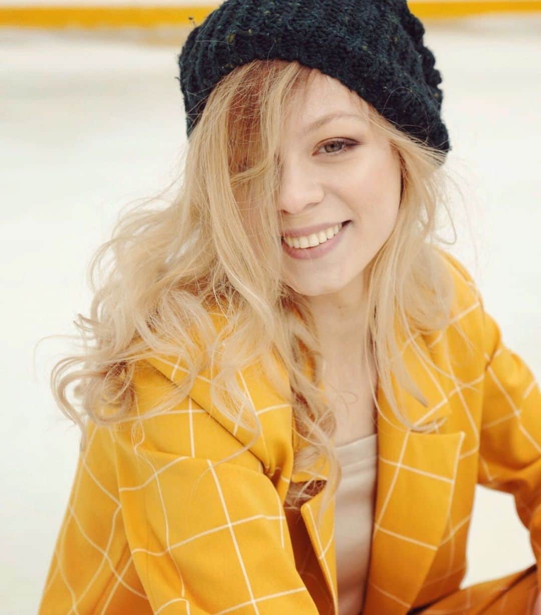 アナスタシヤ・ガルスチャンさんのインスタグラム写真 - (アナスタシヤ・ガルスチャンInstagram)「С праздником весны 🌸 Хочется рассказать , что совсем недавно я приняла участие в съемке новой коллекции одежды Ольги Сказкиной @olgaskazkina и чему безумно рада и благородная ✨💓 Так как сама увлекаюсь модой , а в этом проекте совместилось все , что я так люблю и ценю : фигурное катание и мода ⛸👒👠 В скором времени Ольга представит свою коллекцию с моим участием и спасибо большое за доверие @olgaskazkina @olgaskazkina_shop 🥰😍💐 Макияж 💄 : @zara_mua1 #ольгасказкина #ольгасказкинаплатья #фигурноекатание #моданальду #8марта」3月8日 17時17分 - anastasiagalustyan