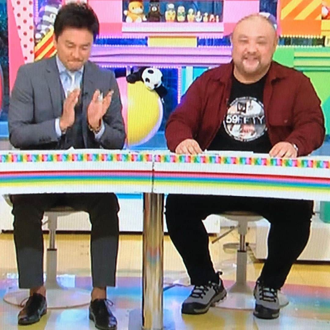 丸山ゴンザレスのインスタグラム：「keenの新作citizen evo 履きやすいです。先日の「5時に夢中！」出演時も履いてました。 #keen #keencitizenevo #キーン」