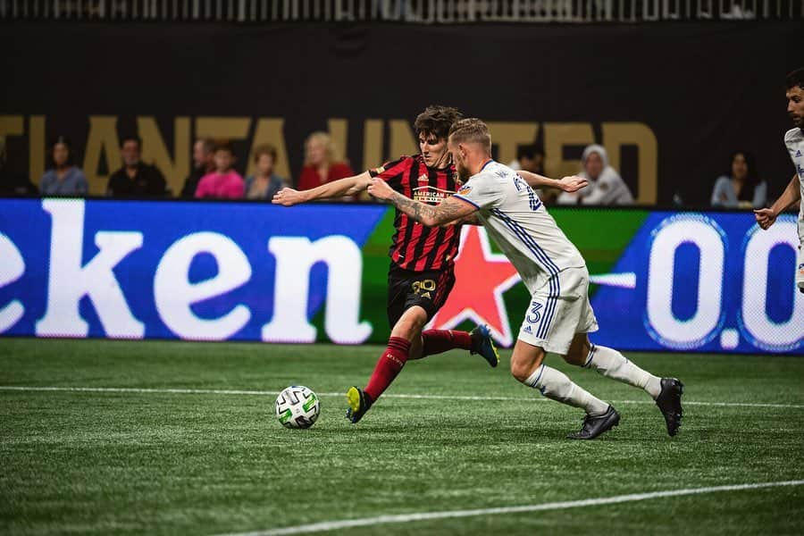 エマーソン・ハインドマンさんのインスタグラム写真 - (エマーソン・ハインドマンInstagram)「3 points ✅  Felt great to be back home!」3月9日 2時57分 - ehyndman_96