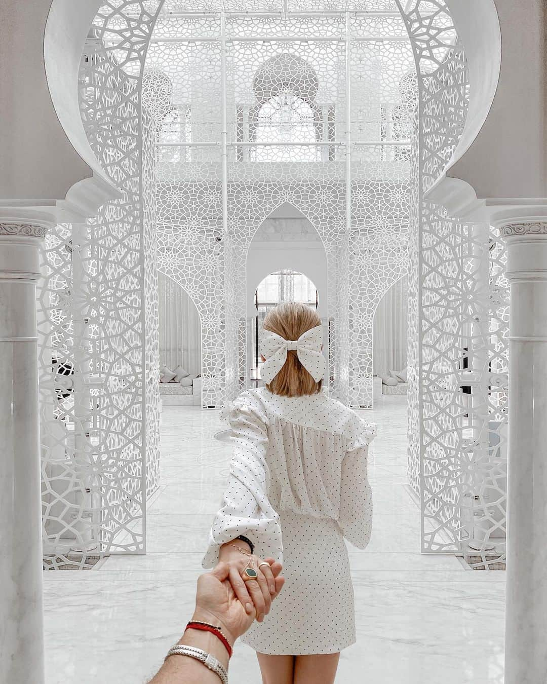 Murad Osmannさんのインスタグラム写真 - (Murad OsmannInstagram)「#followmeto Marrakech with @natalyosmann .  It is impossible not to fall in love with Morocco, coming here you find yourself in an oriental tale. Here you can feel history: the first settlements were here as far back as 2000BC. Culturally Morocco has influenced many countries. All these patterns, colors and textures are inspiring. 📸: at @royalmansour ..........................................🇷🇺🇷🇺🇷🇺#следуйзамной в прекрасный Марракеш с @natalyosmann. Не возможно не влюбиться в Марокко , приезжая сюда - попадаешь в восточную сказку. Тут чувствуется история: только вдумайтесь, первые поселения были ещё в 2000г. до н.э. Культурологически Марокко повлияла на многие страны . Все эти узоры, арки, цвета и фактуры. Очень вдохновляет...」3月9日 3時23分 - muradosmann