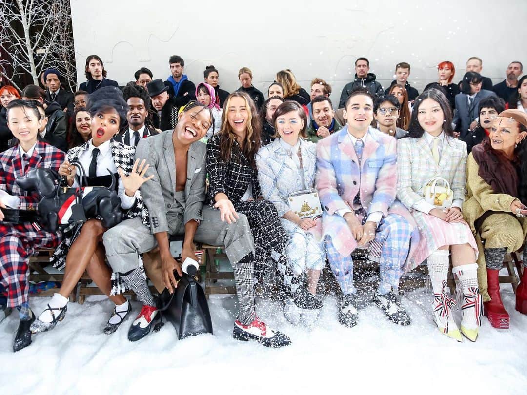 メイジー・ウィリアムズのインスタグラム：「thom browne a/w20 || always a pleasure and an honour 💙」