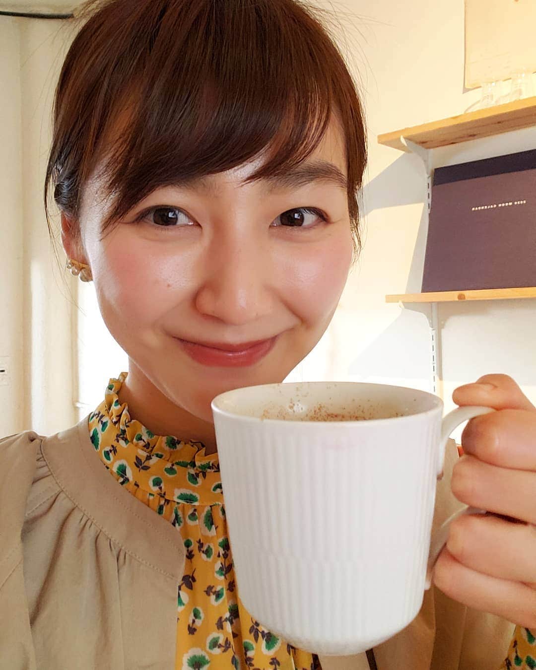 橋本真衣のインスタグラム：「. 最近チャイにはまってます☕ 専門店やはり美味しかった🙄❤ . . #チャイティーヘロン#薬院#チャイ#注文してから作ってくれます#癒しがすごい」