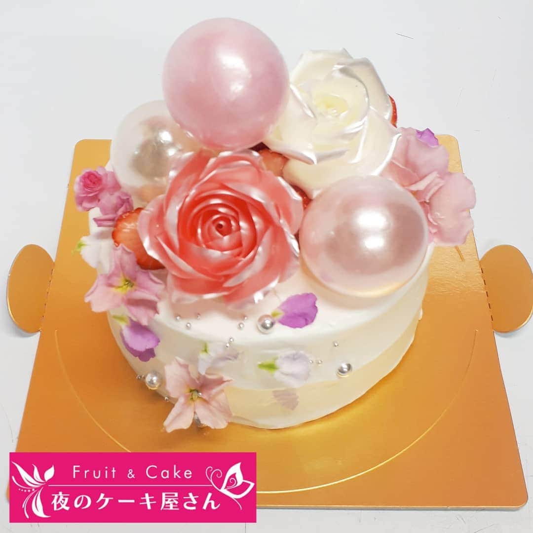 夜のケーキ屋さん♥Juli　(エディブルフラワー協会) のインスタグラム