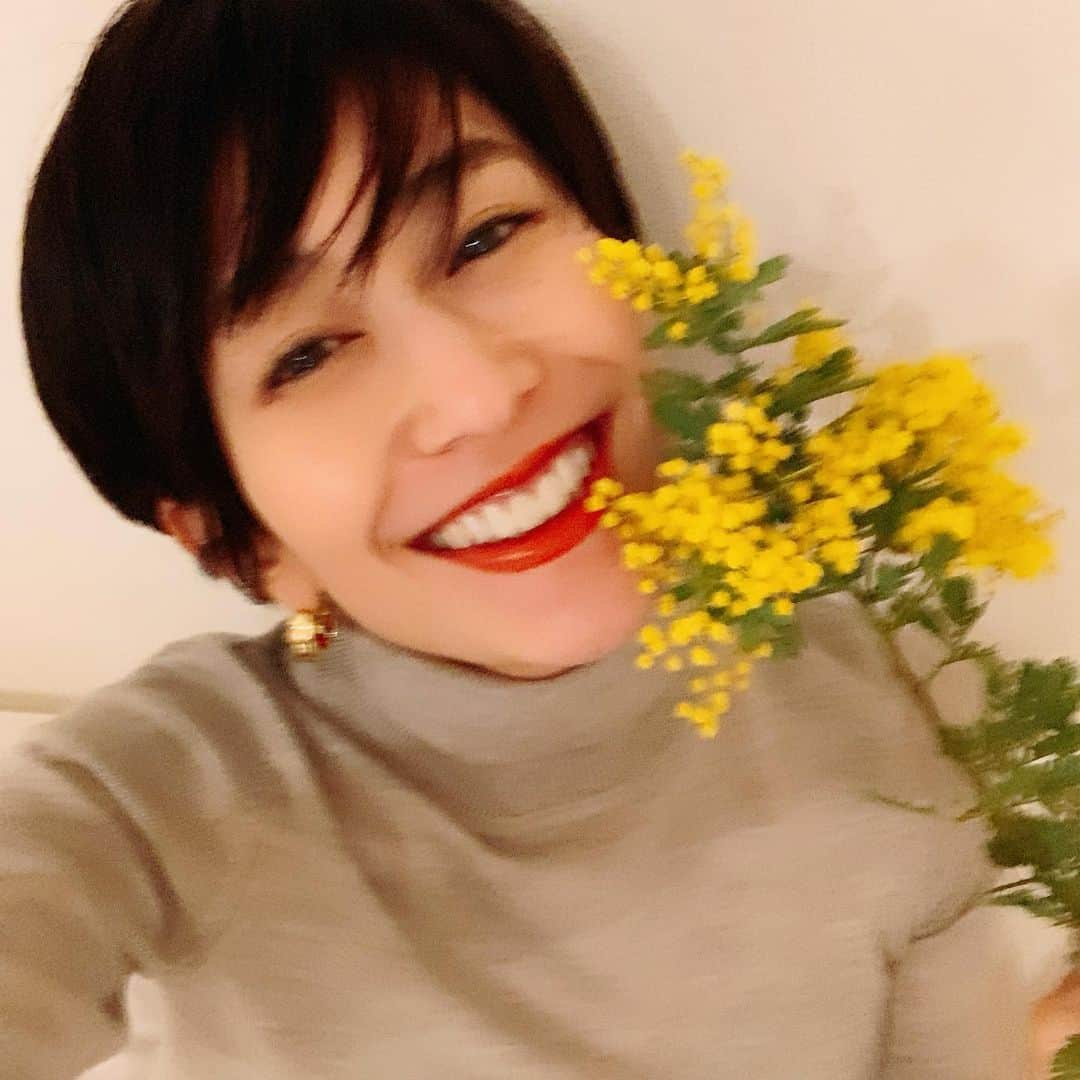 神山まりあさんのインスタグラム写真 - (神山まりあInstagram)「International Women’s Day💋💋 世界中の女性が愛され、幸せでありますように❤️ 私からも沢山のLoveを送ります🥰  #internationalwomensday #mom #women #wife #girlfriend #sister #girl #happy #love #fun」3月8日 20時12分 - mariakamiyama