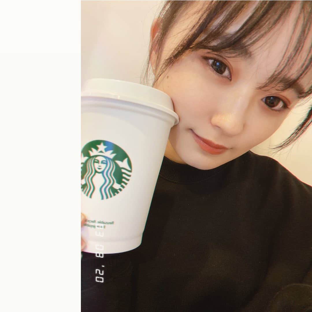 角川友紀のインスタグラム：「先日スタバのリユーザブルカップをゲット𓂅 𓈒𓏸🥛﻿ ﻿ 可愛いしエコ…！🌎﻿ ﻿ snowの日付スタンプ入りフィルターを使って撮ってみました🌿﻿ ﻿ #snow#snowcam#todaymood﻿ #バイト終わりで#ボサボサ💆🏻‍♀️」
