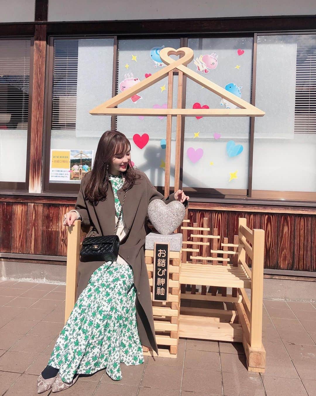 Aoiさんのインスタグラム写真 - (AoiInstagram)「岡山のいちご狩りの日に着ていたお洋服は @zara でした♡ このワンピースのための靴を忘れてしまったので、全身で見ると足元ダサめで大変なことになってるけど気にしないでください😂 . . . .  #岡山県#鏡野町#旅行#女子旅#グルメ#岡山グルメ#オススメスポット#レジャー#休日#PR#ひとり旅#デート#奥津温泉#道の駅#みずりん#おゆりん#雪だるま#おむすび神社#tabijyo#tabippo#tabigenic#tabimuse #インスタ映え#zara#ootd#cord」3月8日 20時55分 - aoioa
