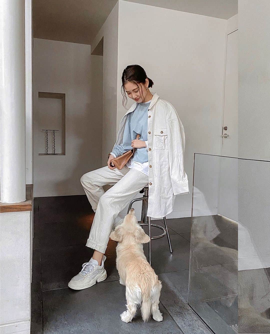 影山可蓮さんのインスタグラム写真 - (影山可蓮Instagram)「・ ・ #Springcoordinate 👔 with @shoplist_official ・ 🏷  ① TOPS shoplist TEE/PANTS UNIQLO ・ ② TOPS shoplist PANTS AKTE  ACC duna ・ ・ ✔️COORDINATE SHOPLISTのオリジナル商品で春コーデ2つ組みました〜！🌸 ・ ・ 1つ目はわたし的には新鮮なアイスブルーのロンT、2つ目は使いやすいベージュのフード付きトップス！ どっちもまだ今の季節だと寒いのもあって 白のロンTとレイヤードしてカジュアルに😊 SHOPLISTで買えます◎ ・ ・ ・ ・ #karen_k_outfit #SHOPLIST #ショップリスト #SHOPLISTCOLLABORATION #fifth #ninarobe #着回しコーデ #pr #ファストファッション #outfit #ootd  #instafashion  #coordinate #ootd  #fashion  #コーデ #コーディネート #今日のコーデ #私服」3月8日 21時03分 - karenoutfits