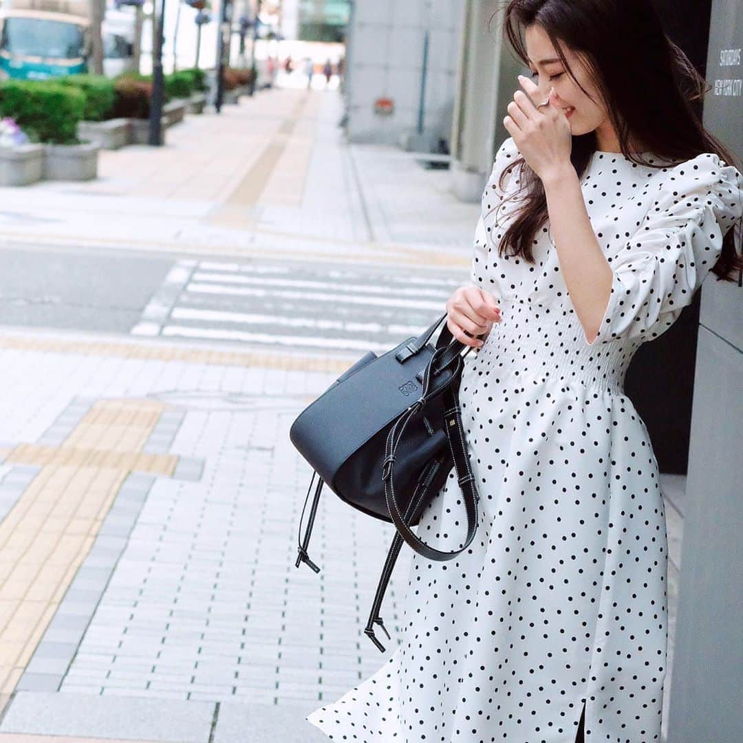 湯浅喬子のインスタグラム：「今年は小さめの水玉も取り入れて みようかなと思ってます❤️ new ss @k__a__r__r__y #madeinjapan#japan#love#code」