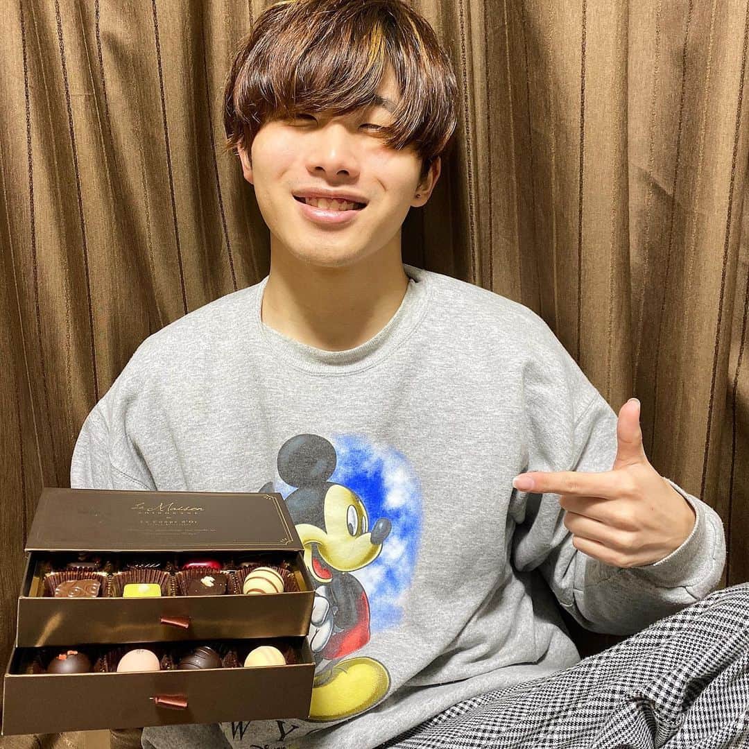 川端誠生のインスタグラム：「このチョコ美味しい〜笑 #チョコレート #チョコ #原宿 #渋谷 #jk」