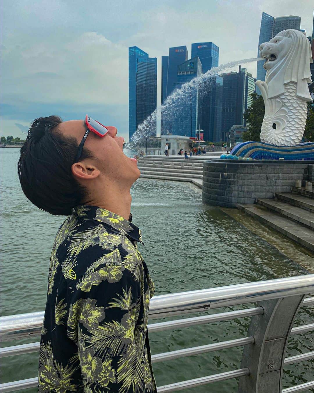 中村輪夢さんのインスタグラム写真 - (中村輪夢Instagram)「@oakley @oakleyjapan #oneobsession  シンガポール日差しめっちゃ強いからサングラスないと無理や。。 #日焼けめっちゃ痛いです」3月8日 21時26分 - rimbmx
