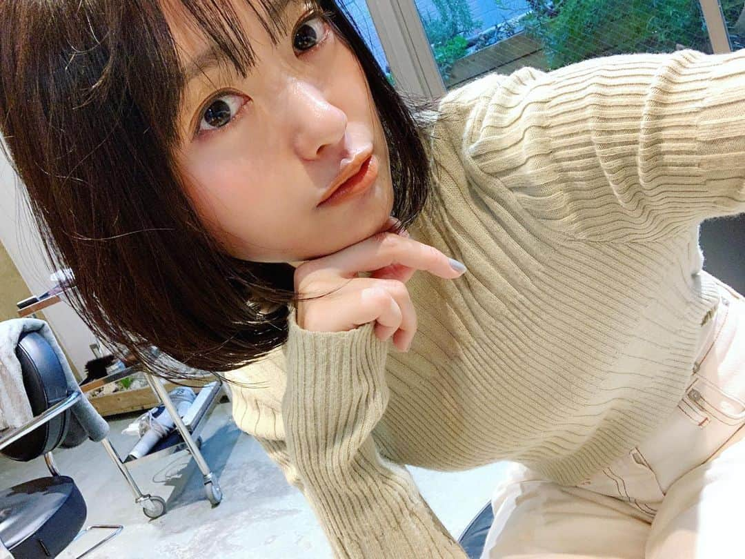 北原里英さんのインスタグラム写真 - (北原里英Instagram)「家を出るときは そんなつもりなかったのに 気付いたら ボブになってました💇🏻‍♀️ こんな短いの初めてかも… おかえり前髪よ どうですか🐱🐱🐱 . . #hair #ボブ #黒髪ボブ  #kate @le_tournesol10」3月8日 22時13分 - rie_kitahara_3