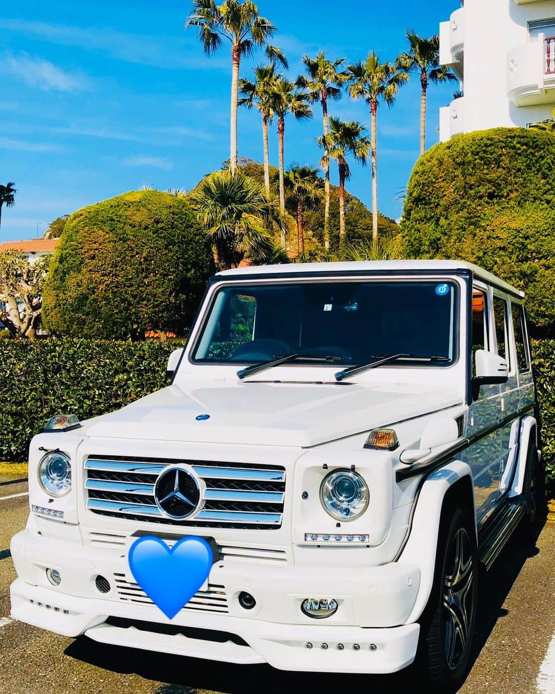 マイケル富岡のインスタグラム：「wanna ride? weekend 海…ドライブ♪#beach #surf #cruise #marina #mybabe #mercedesbenz #gclass #amg #actor #actorslife #shooting #idcmarjun #マイケル富岡 #俳優 #タレント #撮影 #海 #ドライブ #ronherman #malibufarm #過去ピク」