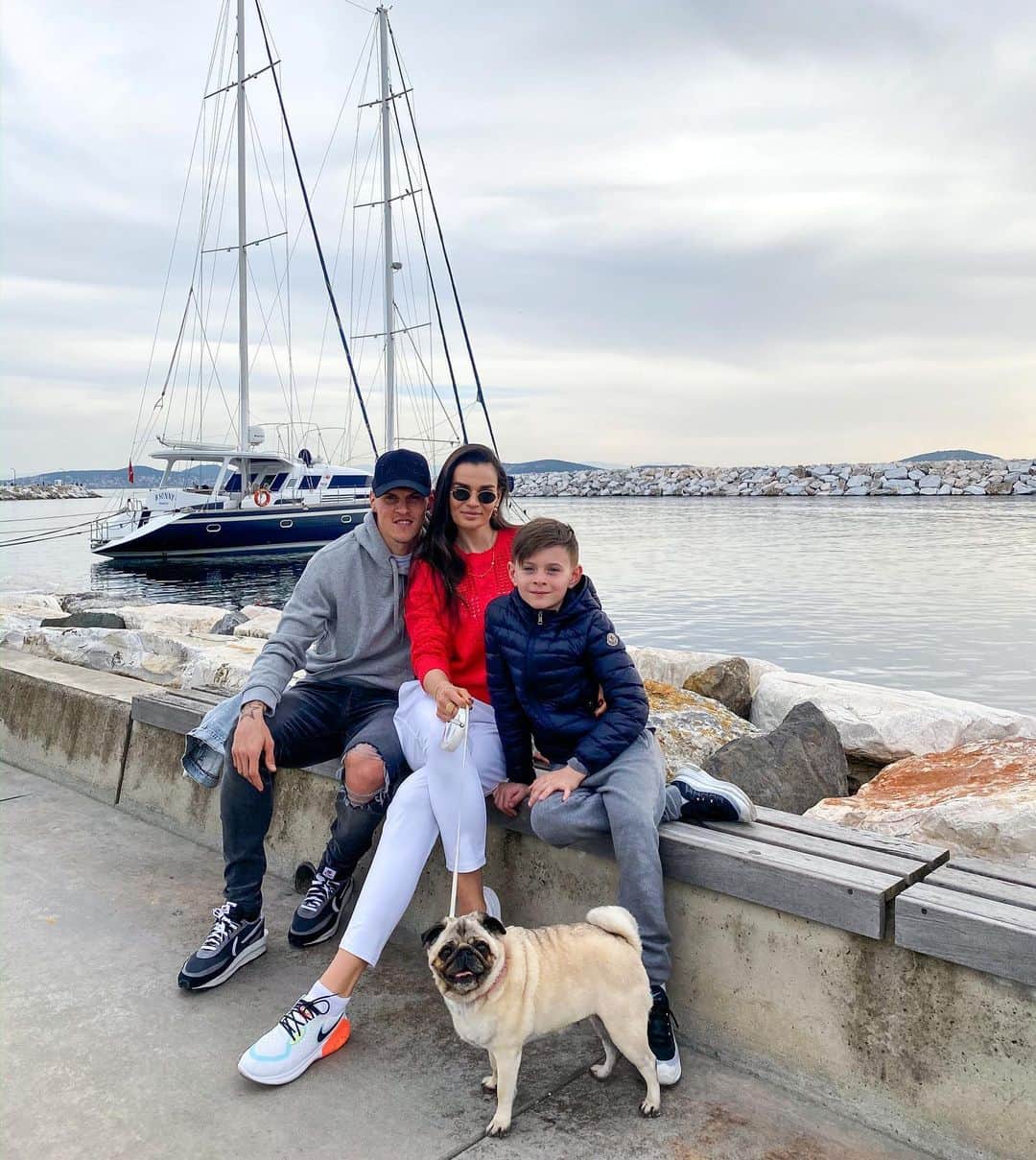 マルティン・シュクルテルのインスタグラム：「Family Sunday ❤️」