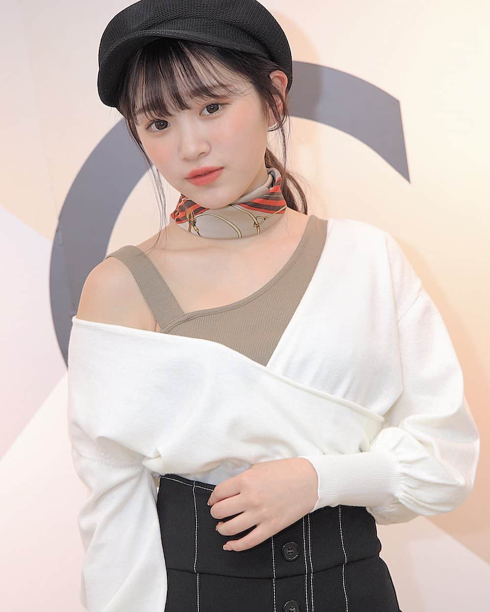 平野夢来（ゆぴぴ）のインスタグラム：「オルガン坂生徒会のホームページで私が選んだCECILさんの服が載ってます👼 ・ ・ ・ https://dhcshibuyastudio.jp/ ・ ・ #オルガン坂生徒会 #cecilmcbee #ゆぴぴ #JCコーデ  #ぴぴスタイル」