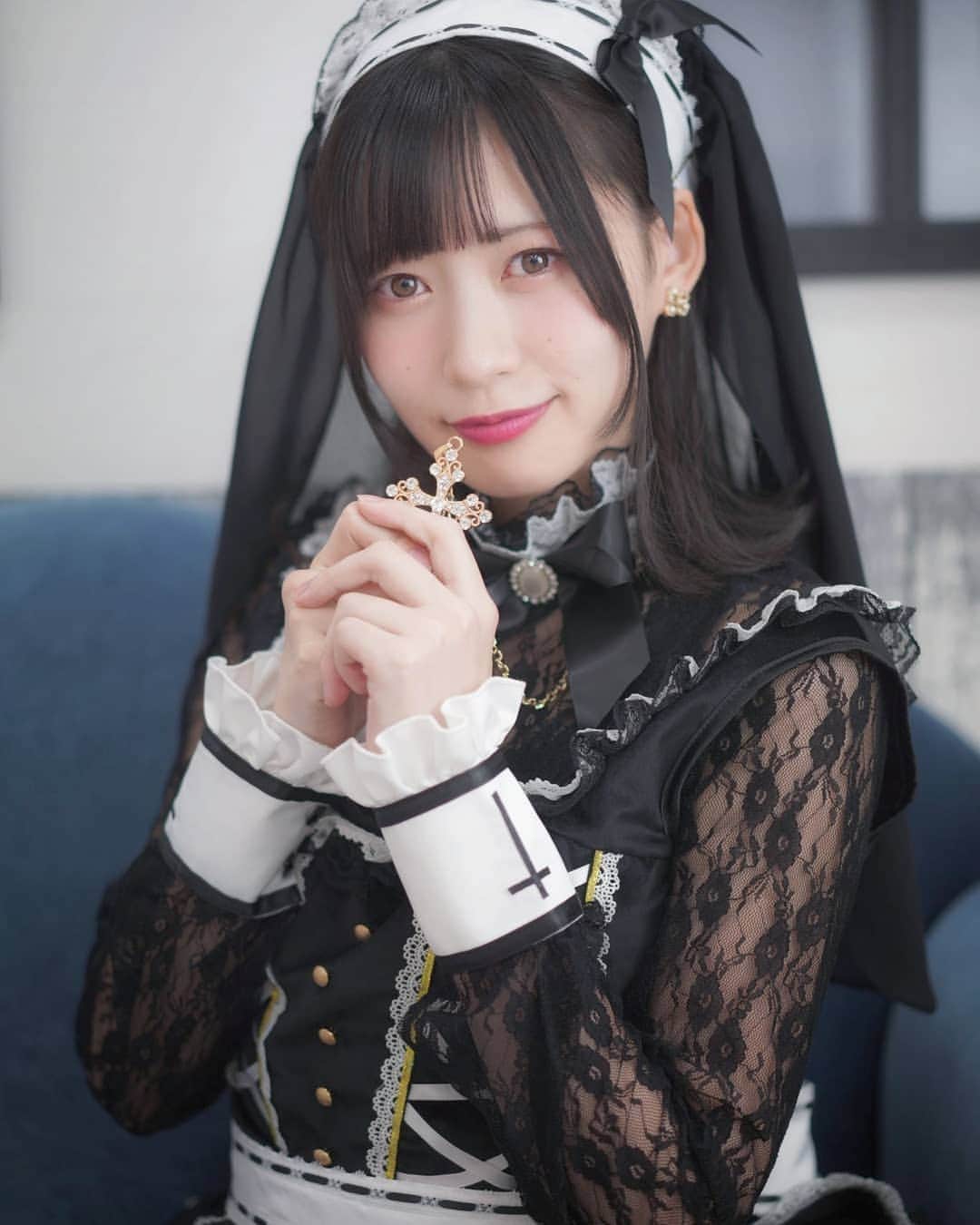 空野青空のインスタグラム：「. ✞ ゴスロリ × シスター ✞ . 明日からまた新しい1週間がはじまるよ〜👏✨ シスターにゃそは迷える子羊ちゃんたちを見守っています(*´ω`) . おやすみぃんっヾ(:3ヾ∠)_ . . . #あおねコス #コスプレ #cosplay #cosplayer #マリームーン #malymoon #Malymoon #シスター #シスターコスプレ #コスプレ撮影 #ポートレート撮影 #ポートレート #スタジオ撮影 #ゴスロリ #aonyan #aoneko #あおにゃん #空野青空 #幸薄顔ちゃん #黒髪ミディアム #黒髪 #裸眼 #おやすみなさい」