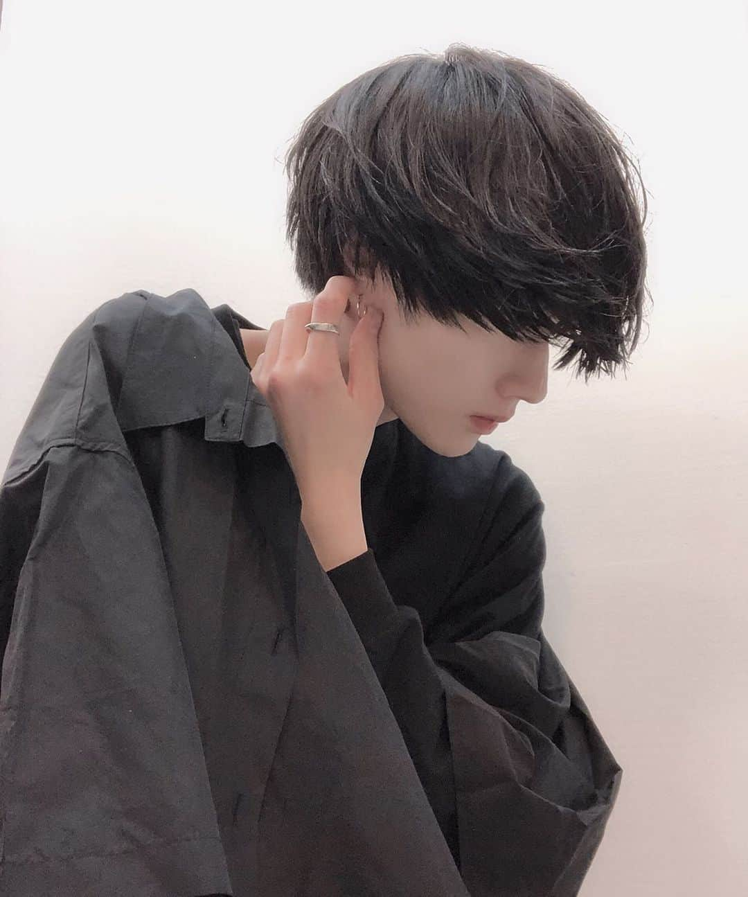 齋藤正太さんのインスタグラム写真 - (齋藤正太Instagram)「今でもオーダー殺到のhithair ありがとうございます😭  さあ！卒業した皆様 パーマをしましょう！  今週も沢山の出会いに本当に感謝です😭ありがとうございました😊  Thank you for your support  #ulzzang #ulzzangboy #ulzzangasia  #美容師 #マッシュ#メンズヘア #メンズカット#韓国好きな人と繋がりたい #パーマ#スパイラルパーマ#bts #防弾少年団好きな人と繋がりたい #メンズカラー#ホワイトヘアー #韓国ファッション#おしゃれさんと繋がりたい #アニメ好きな人と繋がりたい」3月8日 23時44分 - signal8756