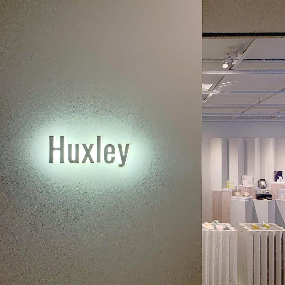 原涼香のインスタグラム：「以前 @huxley_korea で見つけた SPF50PA+++もある トーンアップクリーム。 ㅤㅤㅤㅤㅤㅤㅤㅤㅤㅤㅤㅤㅤ 肌にのばすとすっと馴染んで セミマットな質感でした♡ ㅤㅤㅤㅤㅤㅤㅤㅤㅤㅤㅤㅤㅤ 肌のトーンアップもちゃんと実感できるし、 これからの季節使えそうです✨ ㅤㅤㅤㅤㅤㅤㅤㅤㅤㅤㅤㅤㅤ 防腐剤フリーなので 敏感肌の方でもよきかなと♡ ㅤㅤㅤㅤㅤㅤㅤㅤㅤㅤㅤㅤㅤ  ㅤㅤㅤㅤㅤㅤㅤㅤㅤㅤㅤㅤㅤ」