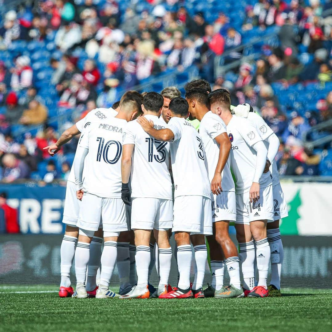 アルバロ・メドランさんのインスタグラム写真 - (アルバロ・メドランInstagram)「Good game yesterday, keep working guys 💪🏼🔥 !  Congratulations for your first goal compa 😛@jonnybobos8」3月9日 0時44分 - alvaromedran